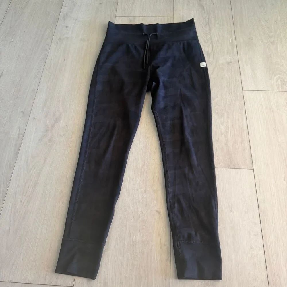 Vuori womens leggings size m